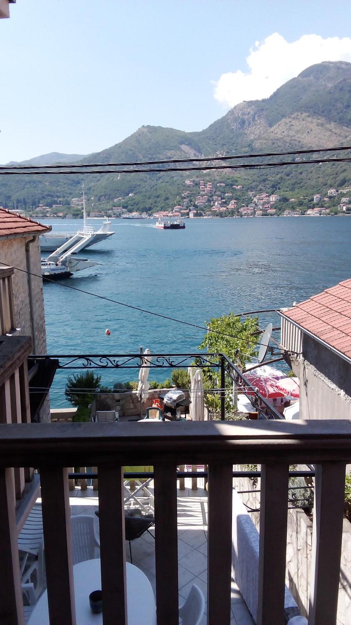 Apartment Aleksandar Tivat Eksteriør billede