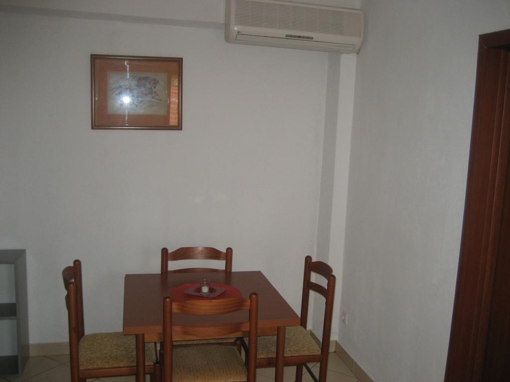 Apartment Aleksandar Tivat Eksteriør billede