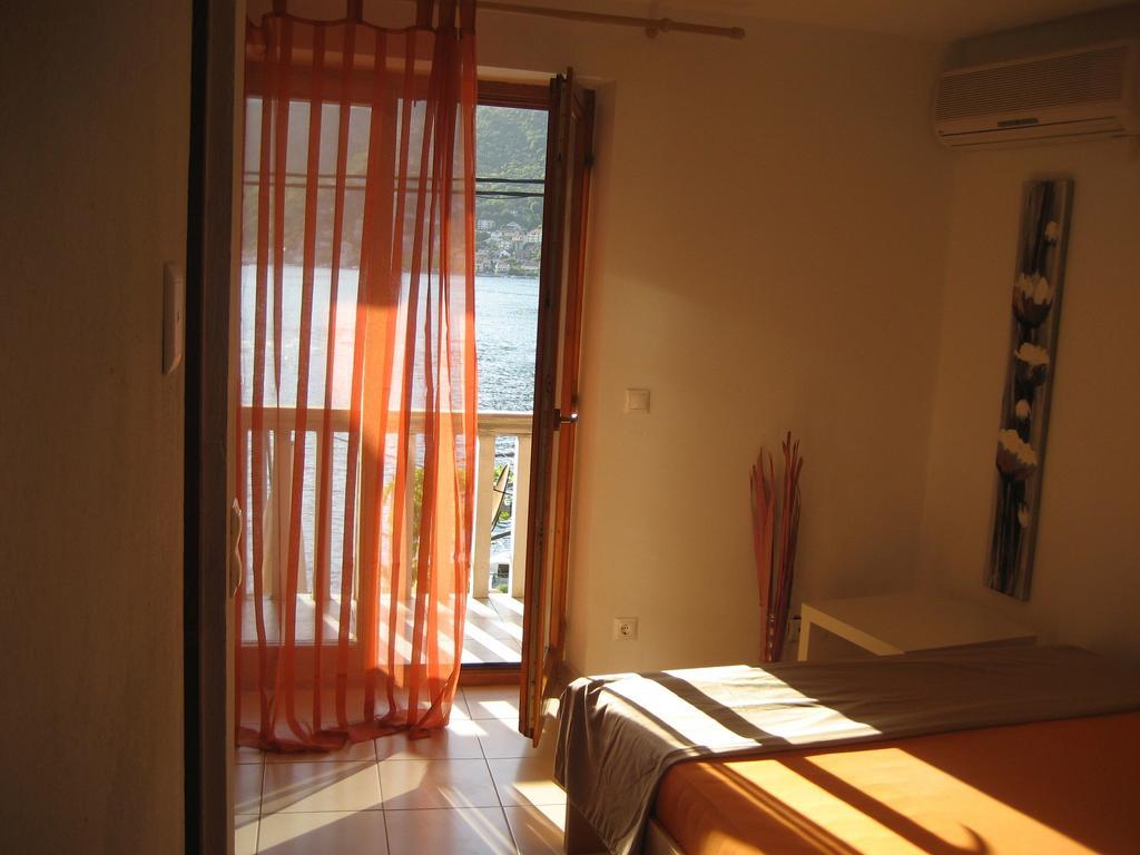 Apartment Aleksandar Tivat Eksteriør billede