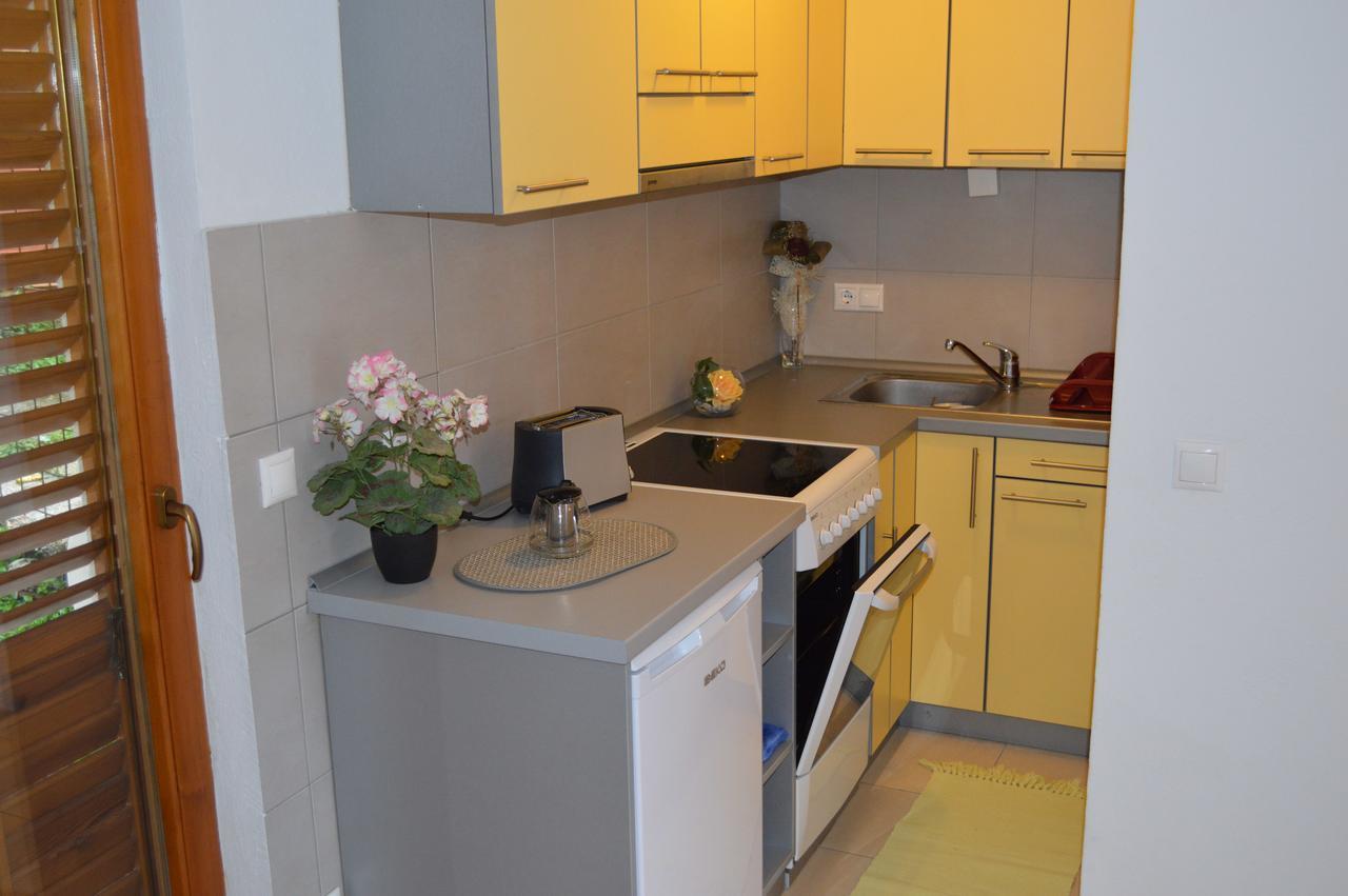 Apartment Aleksandar Tivat Eksteriør billede