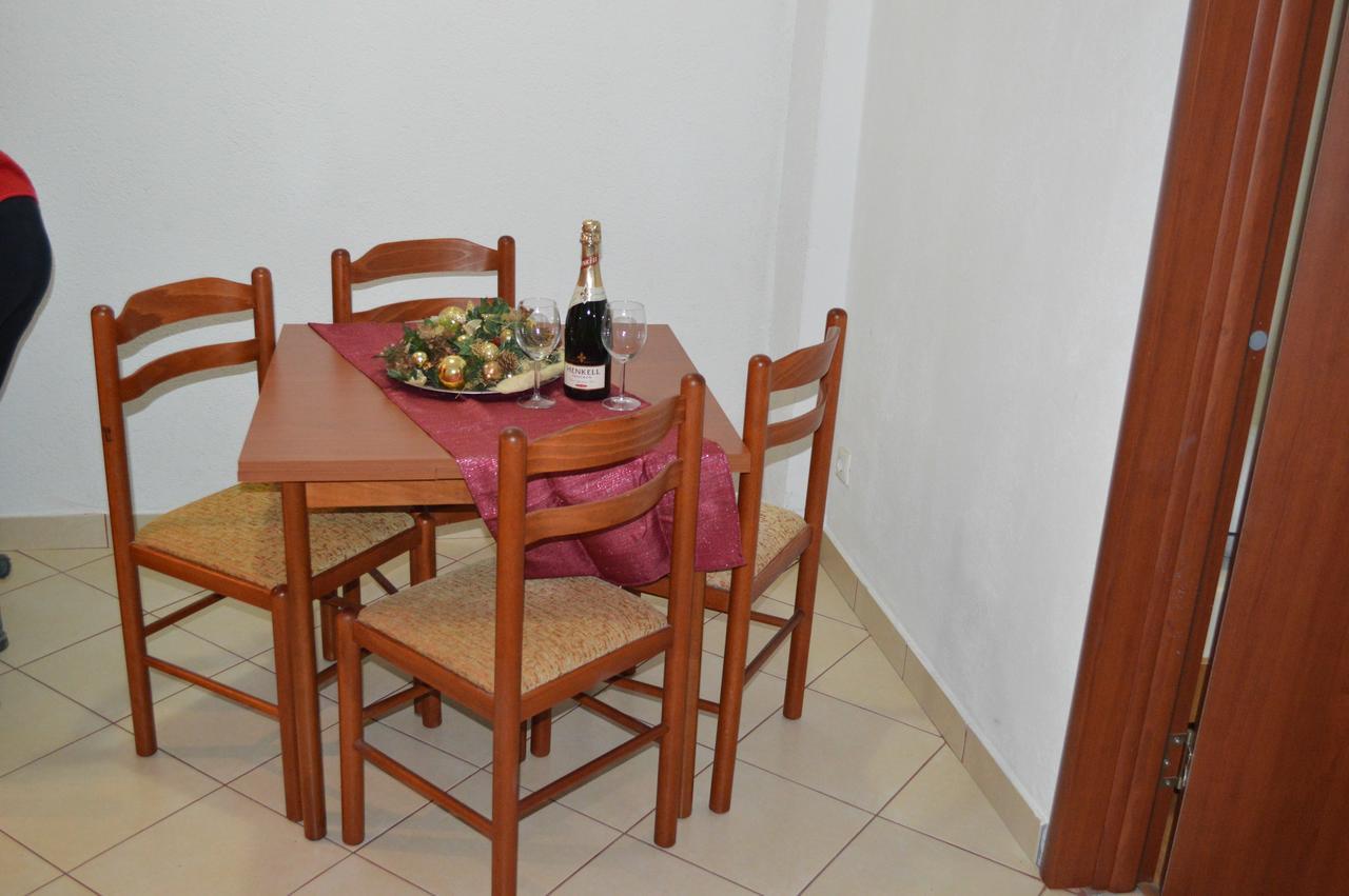 Apartment Aleksandar Tivat Eksteriør billede