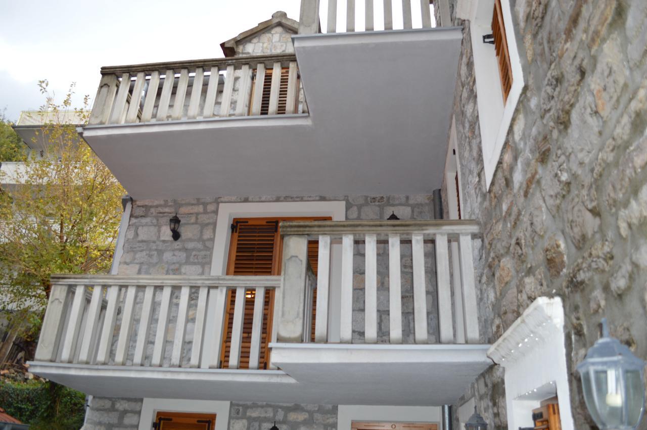 Apartment Aleksandar Tivat Eksteriør billede