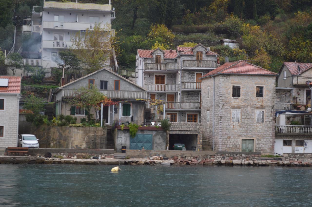 Apartment Aleksandar Tivat Eksteriør billede