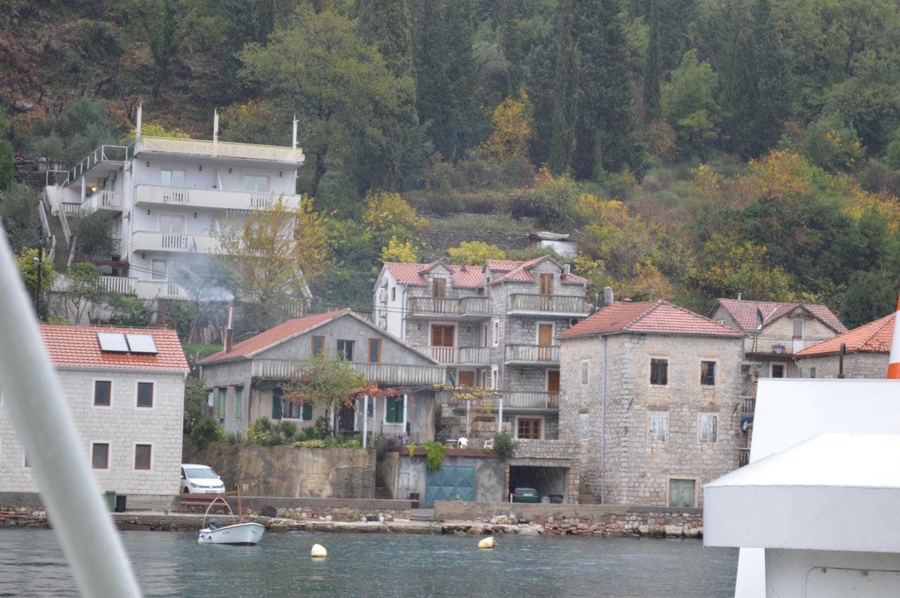 Apartment Aleksandar Tivat Eksteriør billede