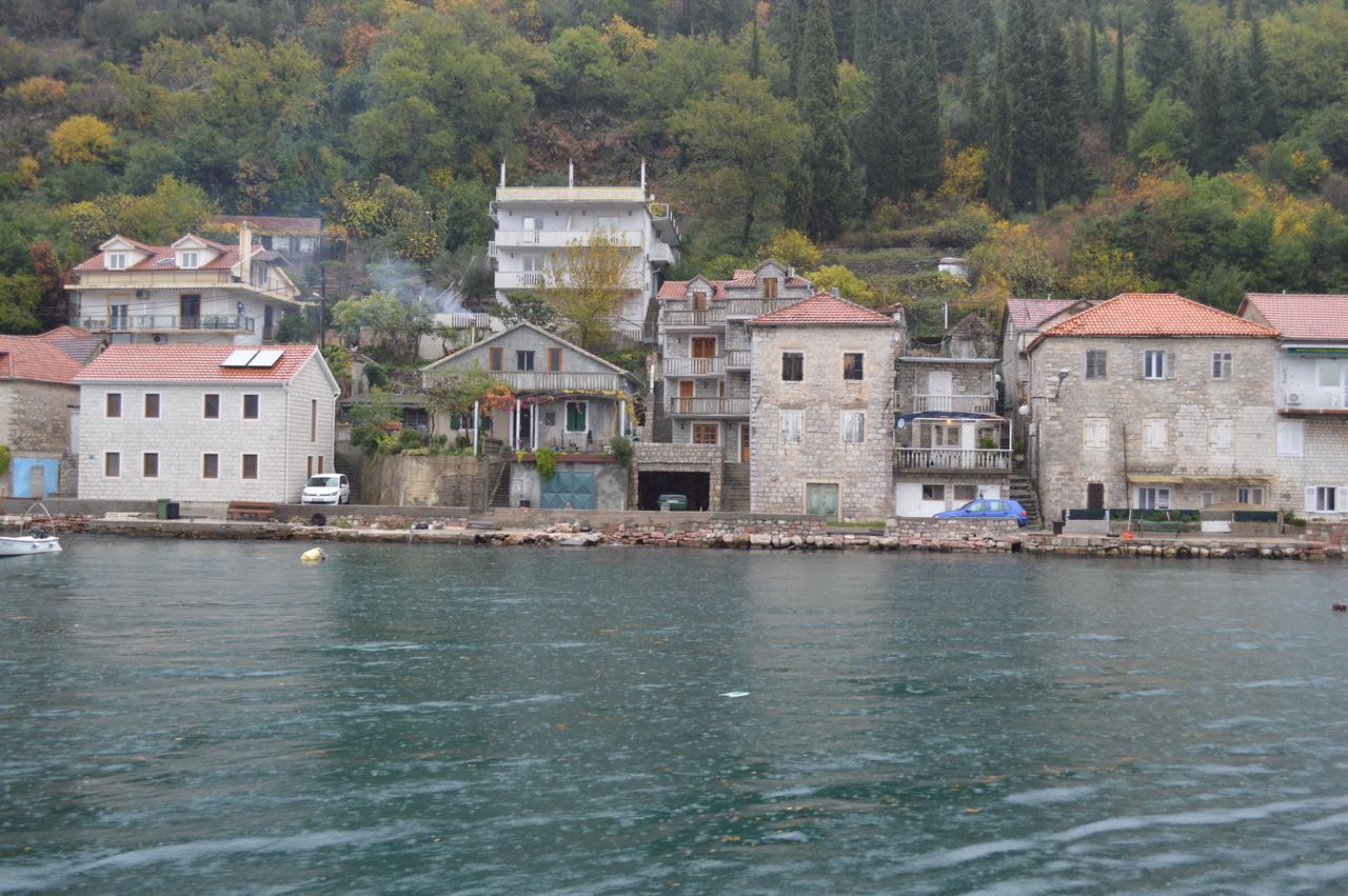 Apartment Aleksandar Tivat Eksteriør billede