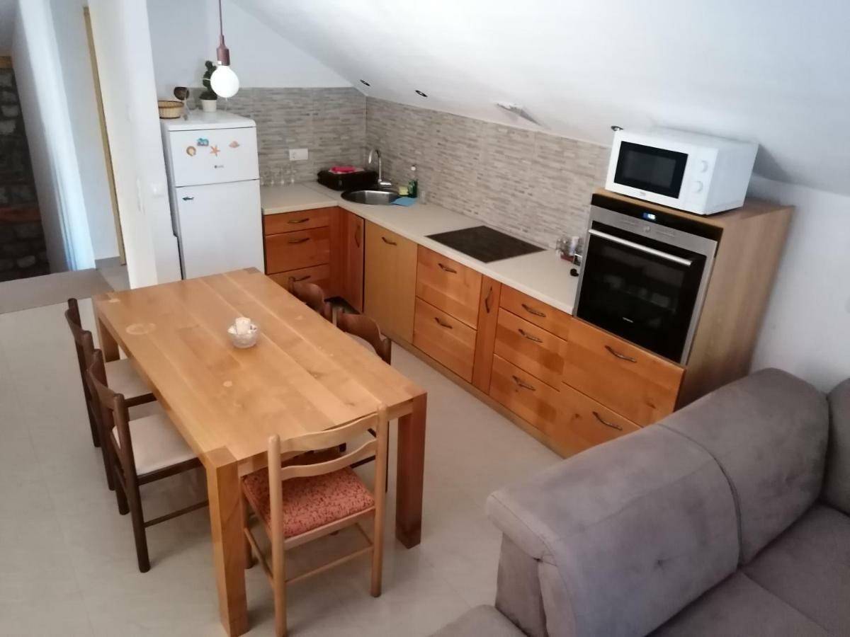 Apartment Aleksandar Tivat Eksteriør billede