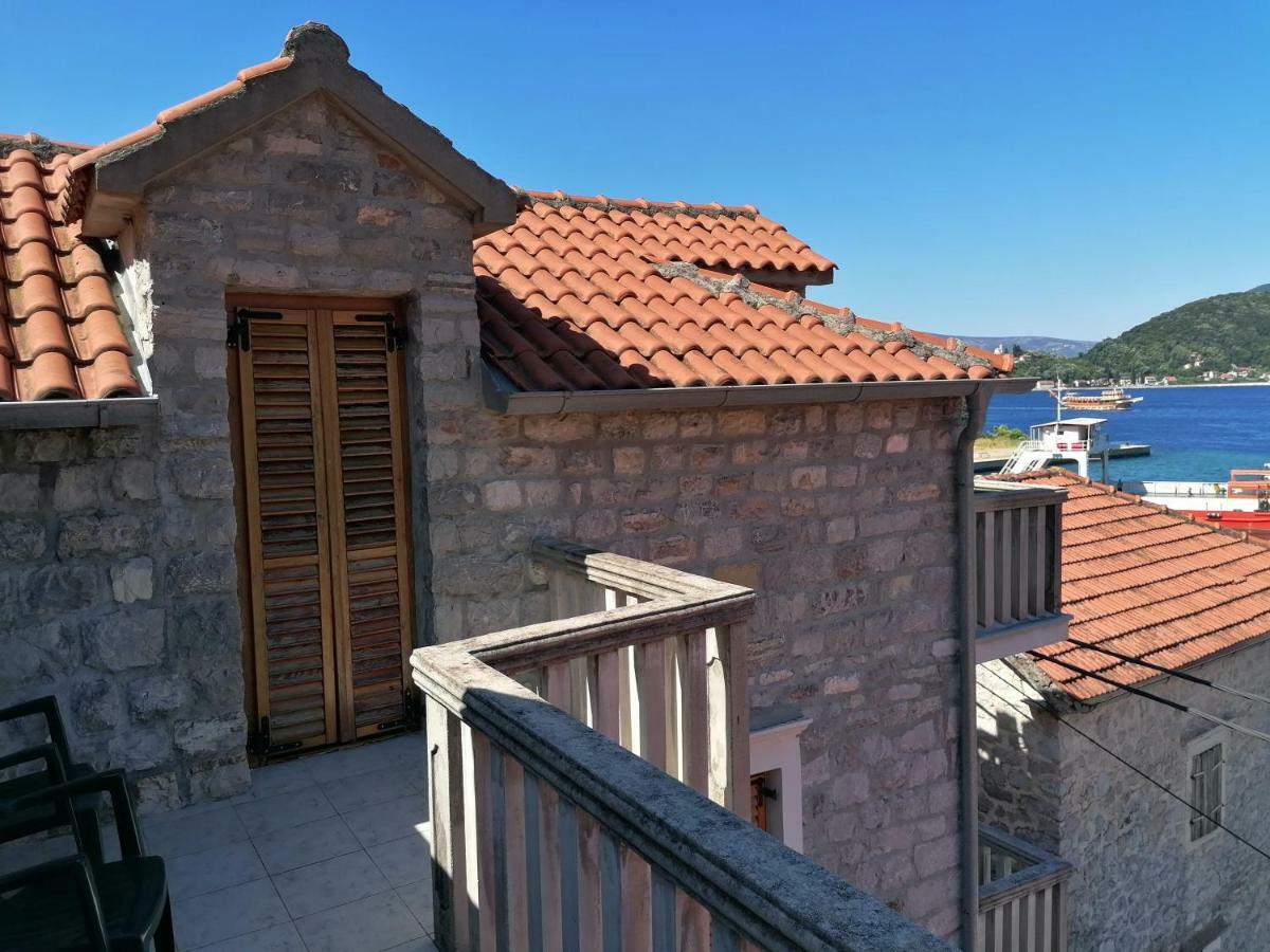 Apartment Aleksandar Tivat Eksteriør billede